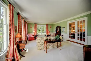 242 Williamsburg Dr, Shrewsbury, NJ 07702 - Photo 4