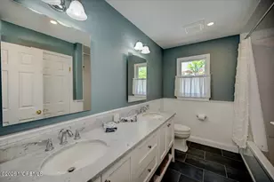 242 Williamsburg Dr, Shrewsbury, NJ 07702 - Photo 32