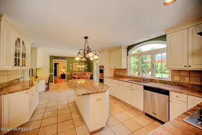 242 Williamsburg Drive, Shrewsbury, NJ 07702 - Photo 10