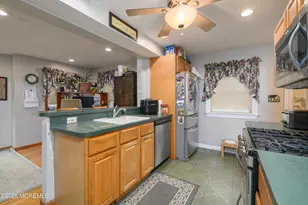 86 Robinson Pl, Shrewsbury, NJ 07702 - Photo 4
