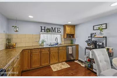 44 Sams Trailer Ct Court, Hazlet Township, NJ 07730 - Photo 8