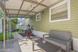 44 Sams Trailer Ct Ct, Hazlet Township, NJ 07730 - Photo 16