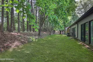 240 Medford Ct, Manalapan Township, NJ 07726 - Photo 26