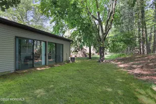 240 Medford Ct, Manalapan Township, NJ 07726 - Photo 24