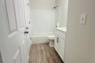 402 Woodlake Manor Dr, Lakewood, NJ 08701 - Photo 16