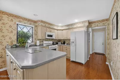 25 Hansom Lane, Marlboro Township, NJ 07746 - Photo 16