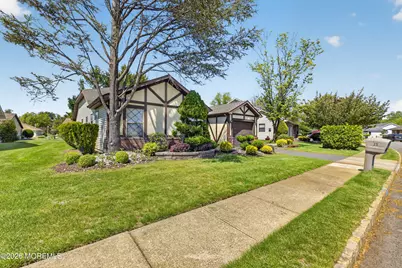 25 Hansom Lane, Marlboro Township, NJ 07746 - Photo 2