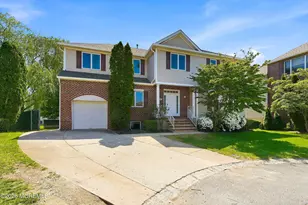 402 Twin Oaks Dr, Lakewood, NJ 08701 - Photo 2