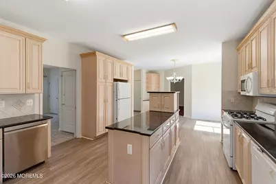 402 Twin Oaks Drive, Lakewood, NJ 08701 - Photo 24