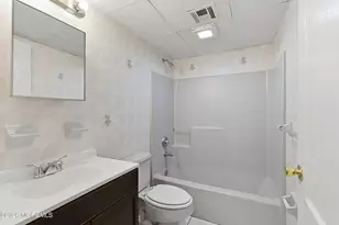 402 Twin Oaks Dr, Lakewood, NJ 08701 - Photo 90