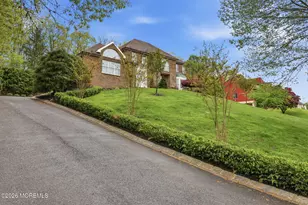 32 Wesley Ct, Eatontown, NJ 07724 - Photo 4