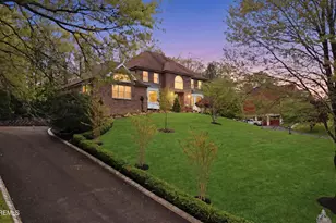 32 Wesley Ct, Eatontown, NJ 07724 - Photo 2