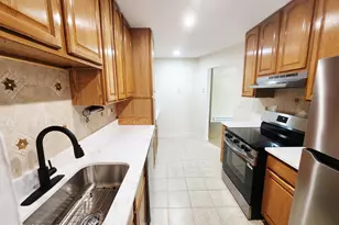 26 Meadow Green Cir, Manalapan Township, NJ 07726 - Photo 4