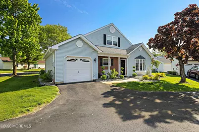 7 Edgeware Close, Freehold, NJ 07728 - Photo 2