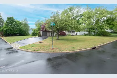 540 Sherman Avenue, Belford, NJ 07718 - Photo 14