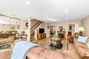 376 Stirling Dr, Monroe Township, NJ 08831 - Photo 8