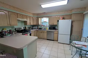 10 Beacon Ct, Holmdel, NJ 07733 - Photo 16