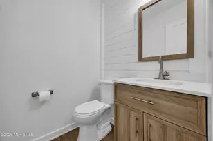 8 Jennings Ct, Freehold, NJ 07728 - Photo 10