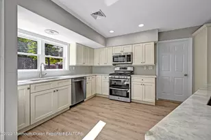 521 San Juan Dr, Toms River Township, NJ 08753 - Photo 8
