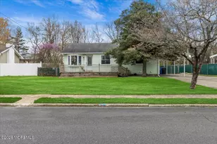 17 Chestnut Hill Dr, Toms River Township, NJ 08755 - Photo 2