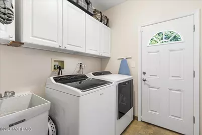 220 Round Hill Drive, Freehold, NJ 07728 - Photo 24