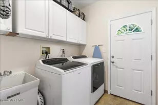 220 Round Hill Dr, Freehold, NJ 07728 - Photo 24