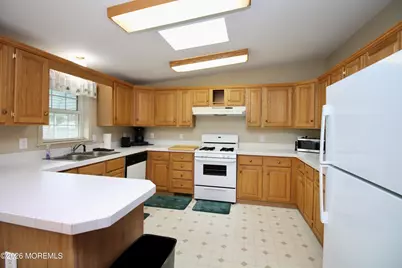 92 Cardinal Way, Freehold, NJ 07728 - Photo 14