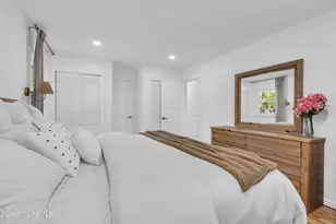 93 Woodcrest Dr, Freehold, NJ 07728 - Photo 24