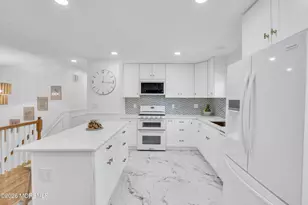 93 Woodcrest Dr, Freehold, NJ 07728 - Photo 18