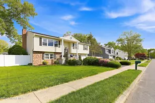 85 Bristlecone Dr, Howell Township, NJ 07731 - Photo 2