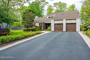 73 Windsor Dr, Eatontown, NJ 07724 - Photo 2