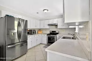28 Glynn Ct, Sayreville, NJ 08859 - Photo 14