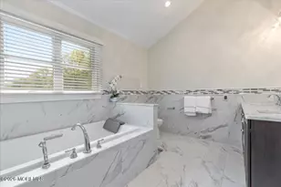 6 Chardonnay Dr, Holmdel, NJ 07733 - Photo 34