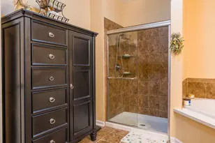 319 Regency Pl, Woodbridge Township, NJ 07095 - Photo 10