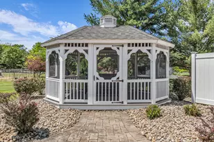 641 Kirwan Ct, Freehold, NJ 07728 - Photo 8