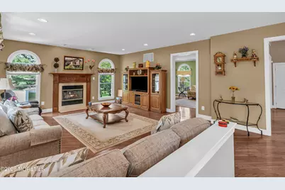 641 Kirwan Court, Freehold, NJ 07728 - Photo 22