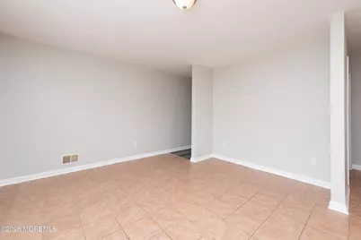 41 Seabreeze Way, Keansburg, NJ 07734 - Photo 2