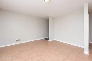 41 Seabreeze Way, Keansburg, NJ 07734 - Photo 2
