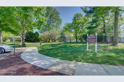 39 Poplar Place, Freehold, NJ 07728 - Photo 32