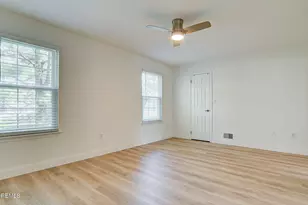 39 Poplar Pl, Freehold, NJ 07728 - Photo 8
