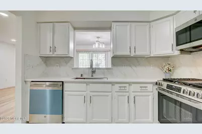 39 Poplar Place, Freehold, NJ 07728 - Photo 24