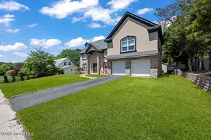 101 Oxford Ln, Matawan, NJ 07747 - Photo 2