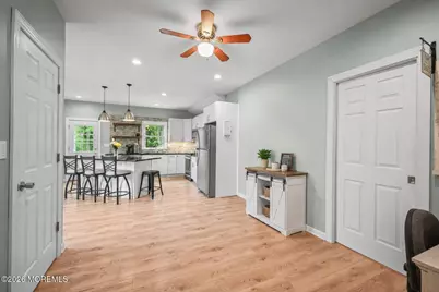 156 Myrtle Avenue, Belford, NJ 07718 - Photo 6