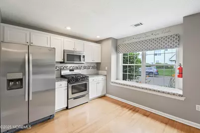 95 Madison Court, Tinton Falls, NJ 07712 - Photo 6