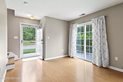 95 Madison Court, Tinton Falls, NJ 07712 - Photo 4