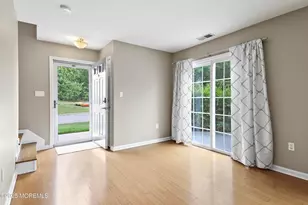 95 Madison Ct, Tinton Falls, NJ 07712 - Photo 4