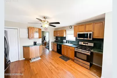 37 Boehmhurst Avenue, Sayreville, NJ 08872 - Photo 2
