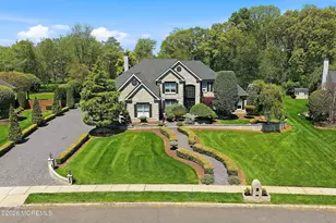 113 Country View Dr, Freehold, NJ 07728 - Photo 2