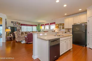 8 E Dartford Dr, Farmingdale, NJ 07727 - Photo 6