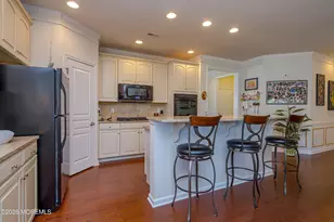 8 E Dartford Dr, Farmingdale, NJ 07727 - Photo 10